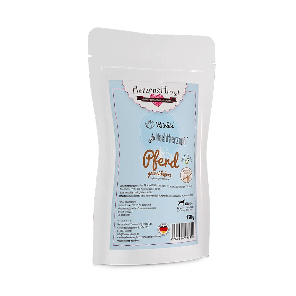 HerzensHund | Pferd mit Bio-Kürbis